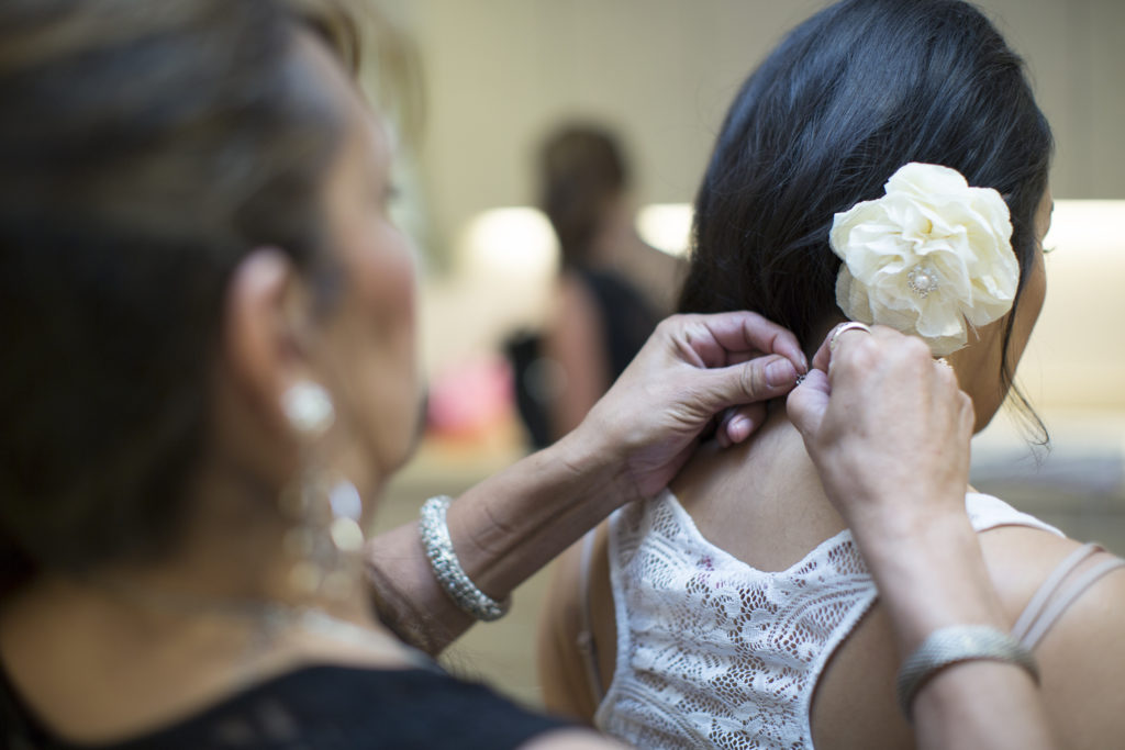 bride getting ready photos