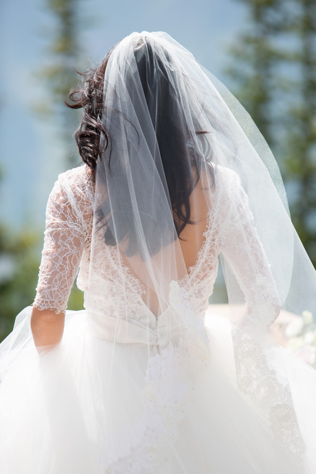 natural mountain bridal portraits