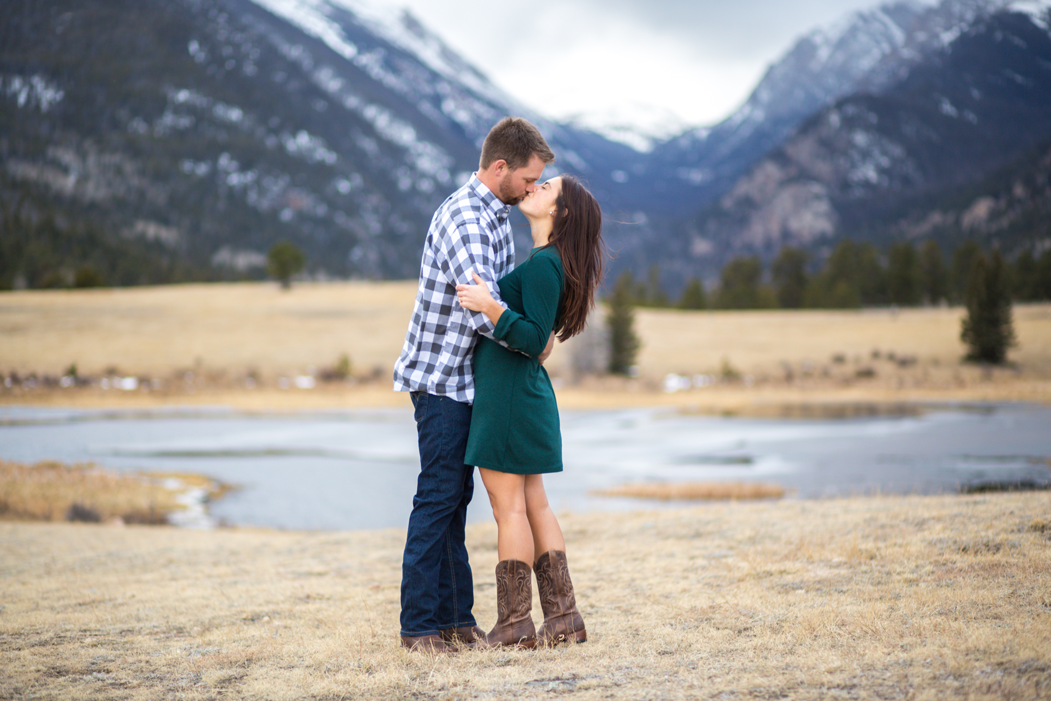 rocky mountain national park engagement photo session in the fall