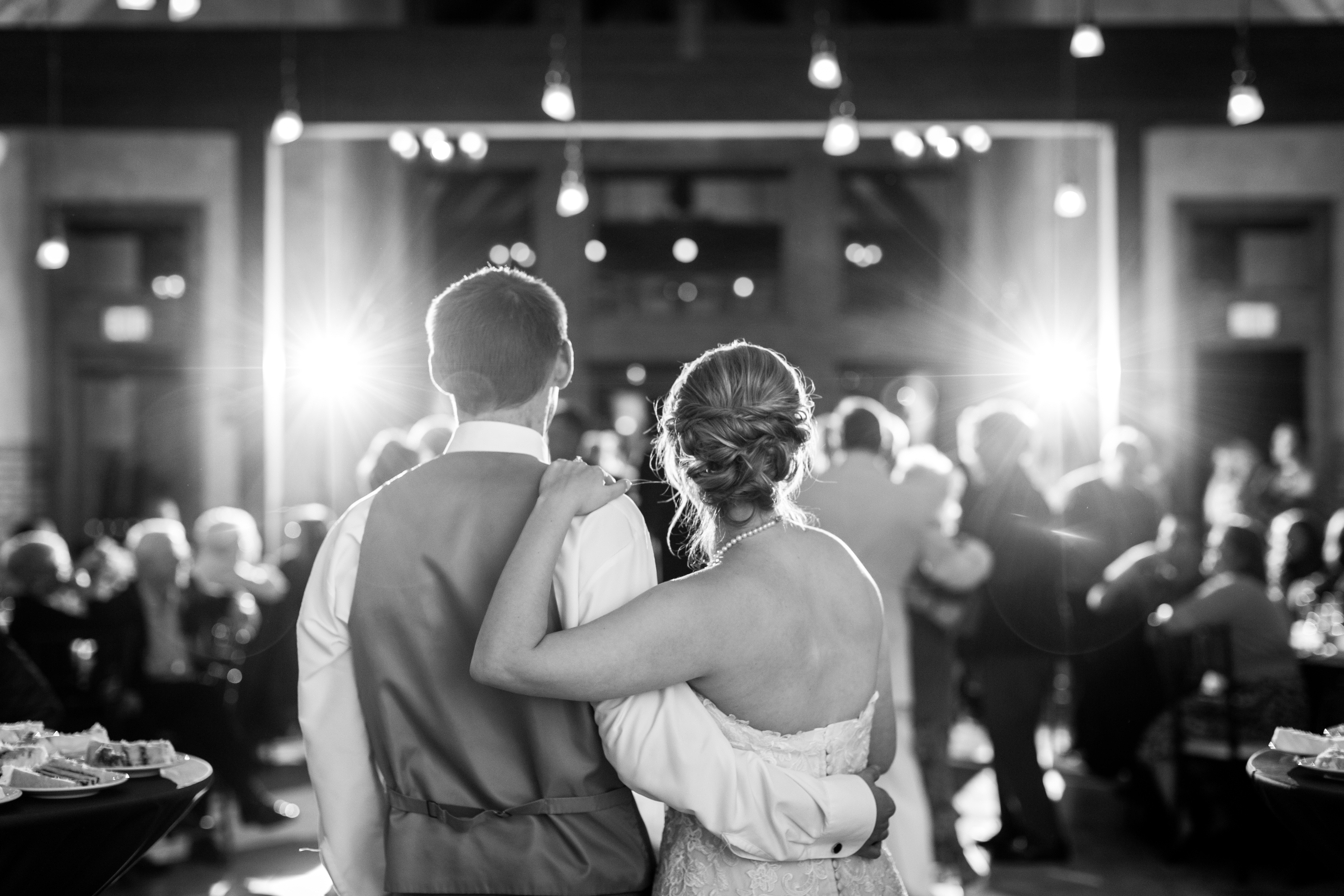 wedding day tips for bride and groom at their reception